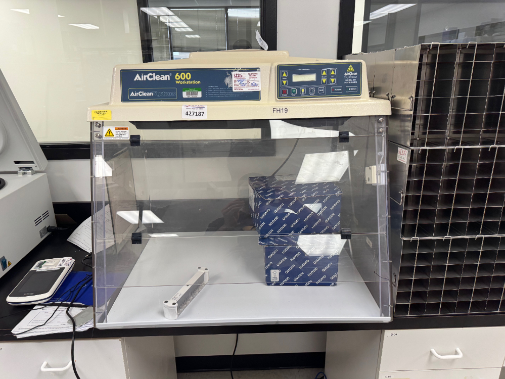Image of AirClean 600 PCR Workstation